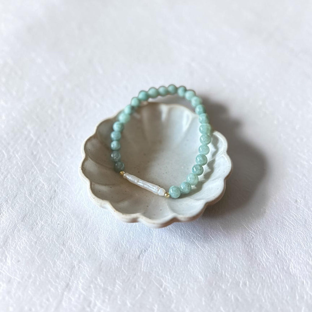 The Drew Bracelet — 6mm Green Jade, natural freshwater long pearl, and gold filled beads stretch bracelet by Poppies & Jules⠋